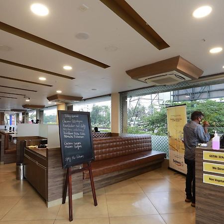 As Airport Inn Kochi Esterno foto